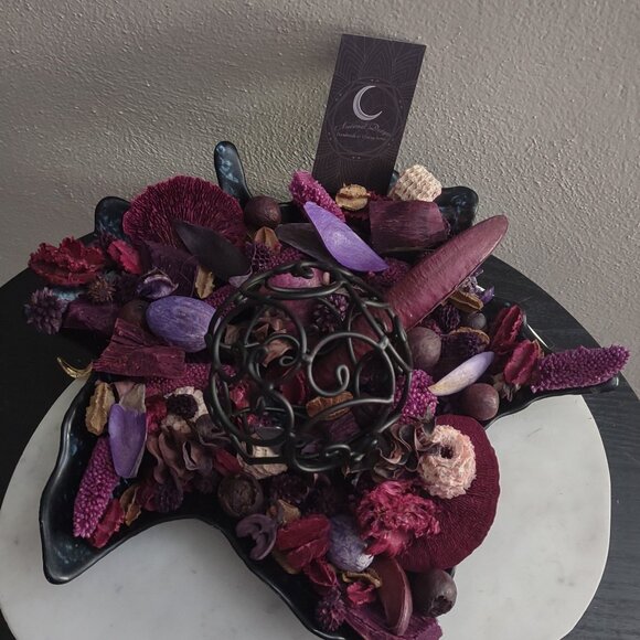 Witchy Snow Fae Potpourri Vanilla Bubblegum Scent with Selenite Blade & Add-ins - Picture 6 of 8